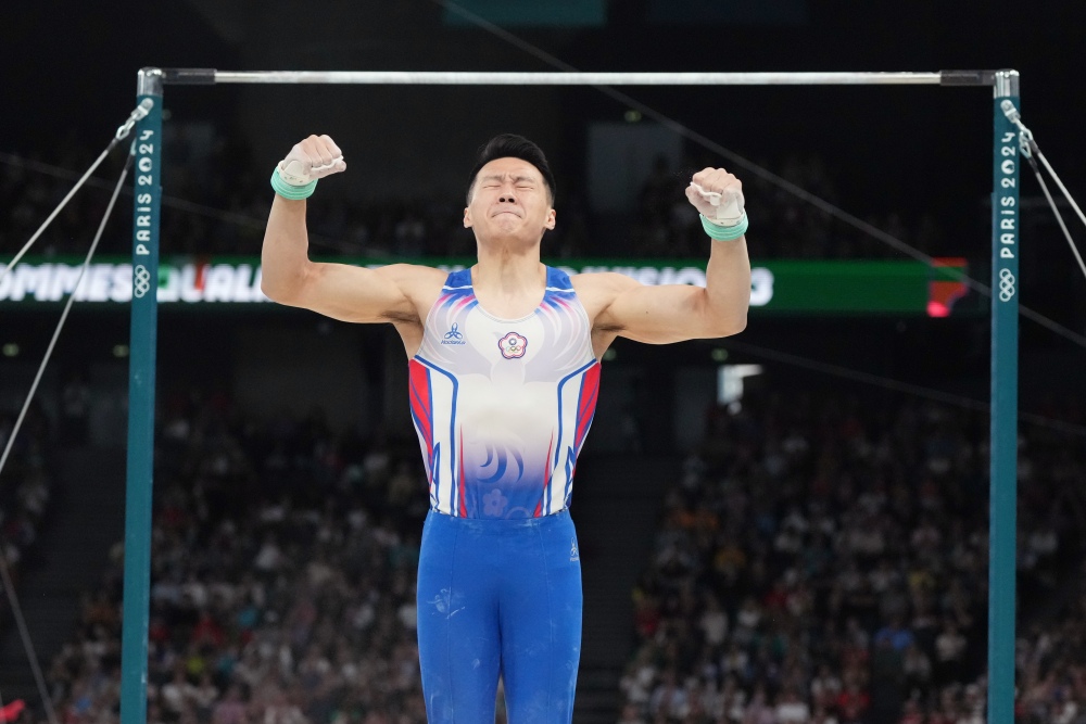 巴黎奧運｜克服阿基里斯腱傷勢太勵志！「亞洲貓王」唐嘉鴻驚險拿下體操單槓銅牌