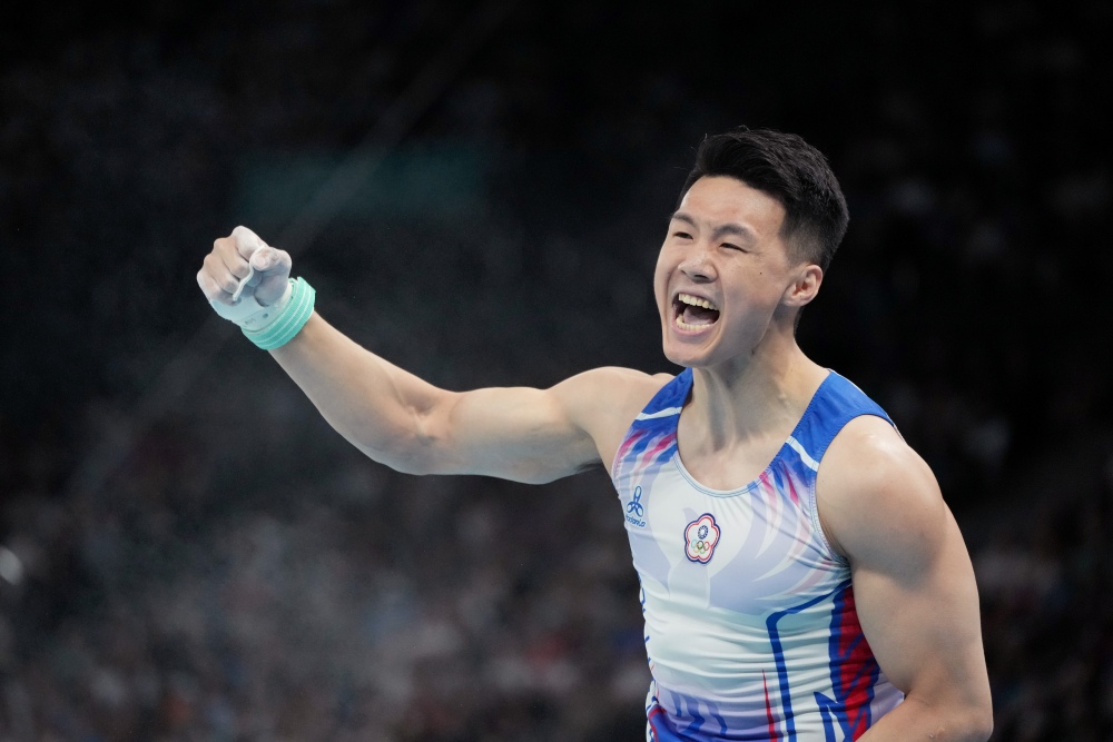 巴黎奧運｜克服阿基里斯腱傷勢太勵志！「亞洲貓王」唐嘉鴻驚險拿下體操單槓銅牌