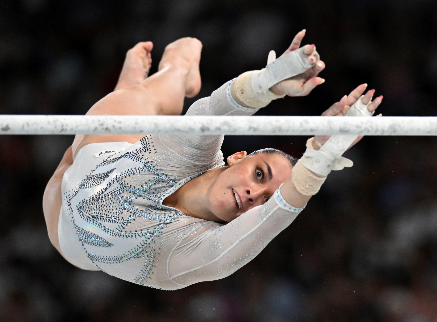 巴黎奧運｜21 歲義大利體操美女奪銀牌！因曾代言「帕馬森起司」而爆紅！