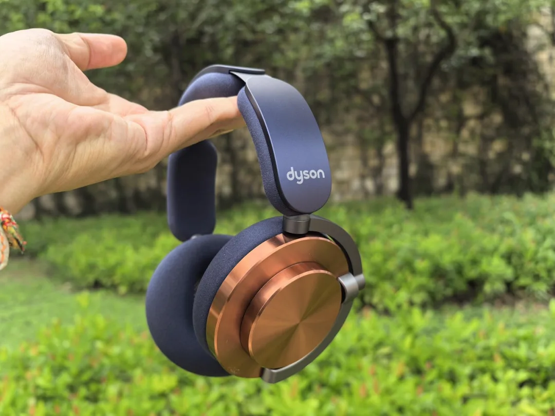 COOL開箱｜Dyson Ontrac 耳罩式降噪耳機一週深度實測：音質優異、超長續航有驚喜、換殼轉色好玩