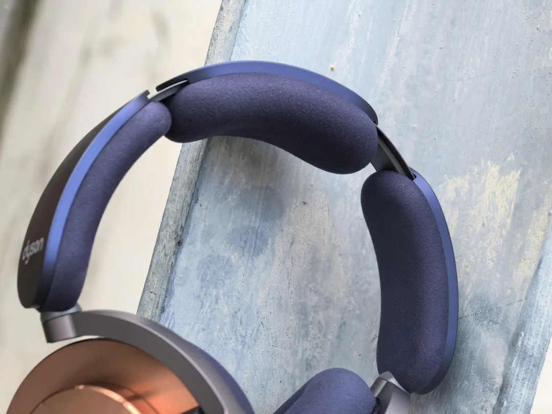 COOL開箱｜Dyson Ontrac 耳罩式降噪耳機一週深度實測：音質優異、超長續航有驚喜、換殼轉色好玩