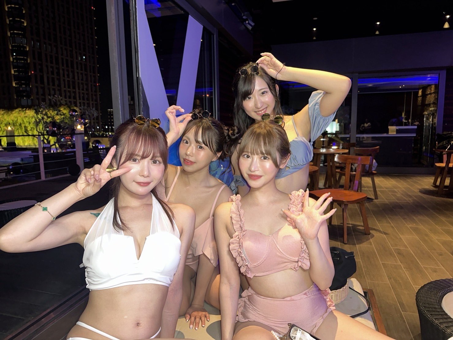 在飯店泳池遇見她們是怎樣的體驗？八位人氣女優齊聚戲水，令粉絲驚呼：「好想巧遇！」