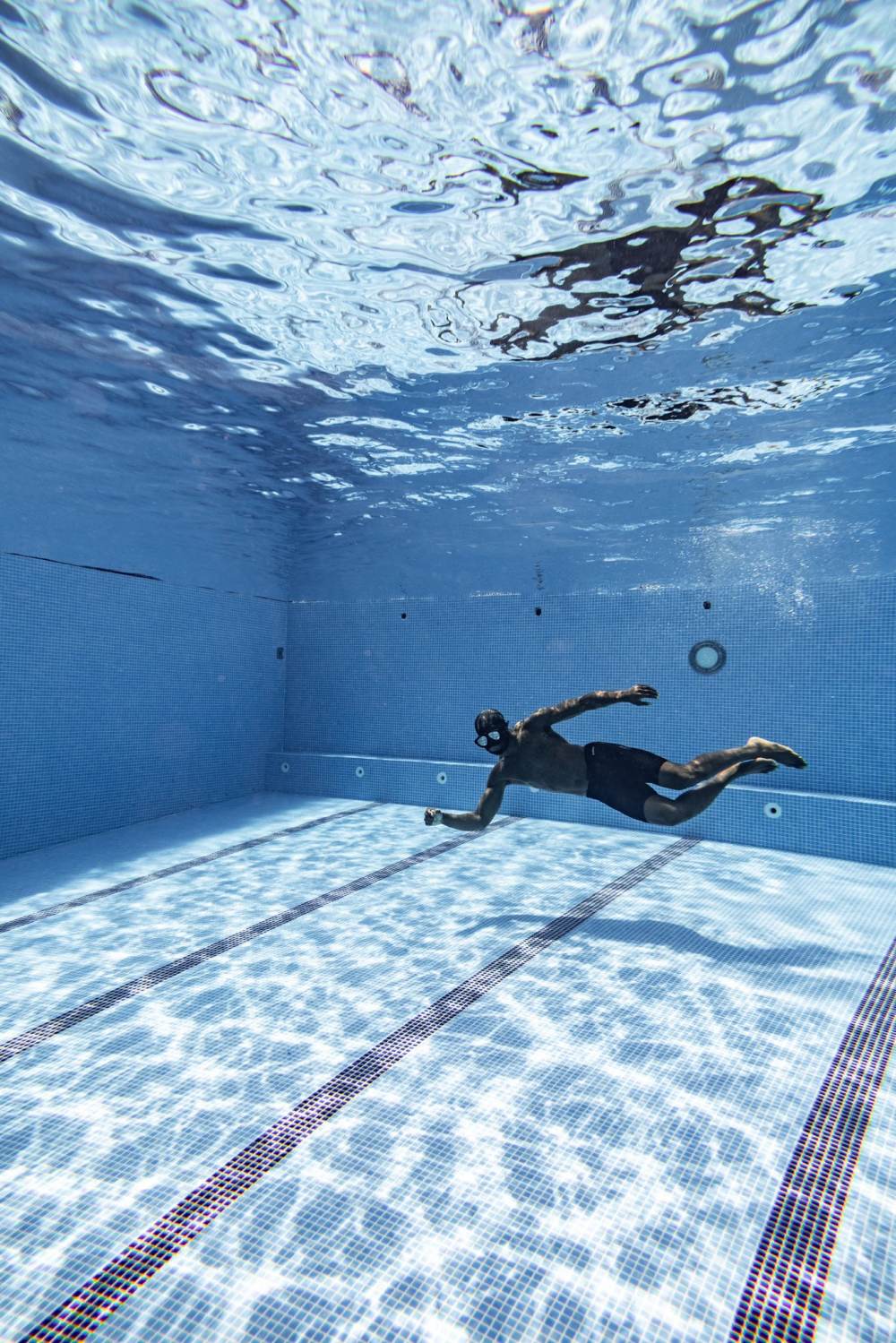 《少林足球》魔鬼隊？Jaylen Brown 暑假再度進行水中訓練，特別加強左手運球！