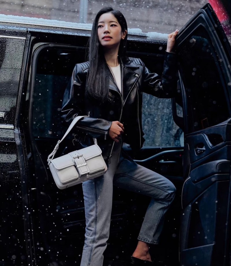 不是你以為的 MK！Michael Kors 2024 全新秋冬系列登場！邵雨薇、婁峻碩重新詮釋「Jet Set」精神！