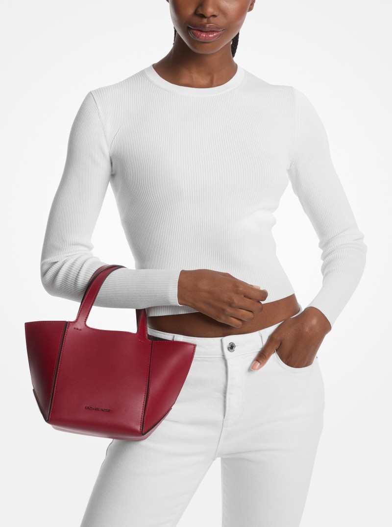不是你以為的 MK！Michael Kors 2024 全新秋冬系列登場！邵雨薇、婁峻碩重新詮釋「Jet Set」精神！