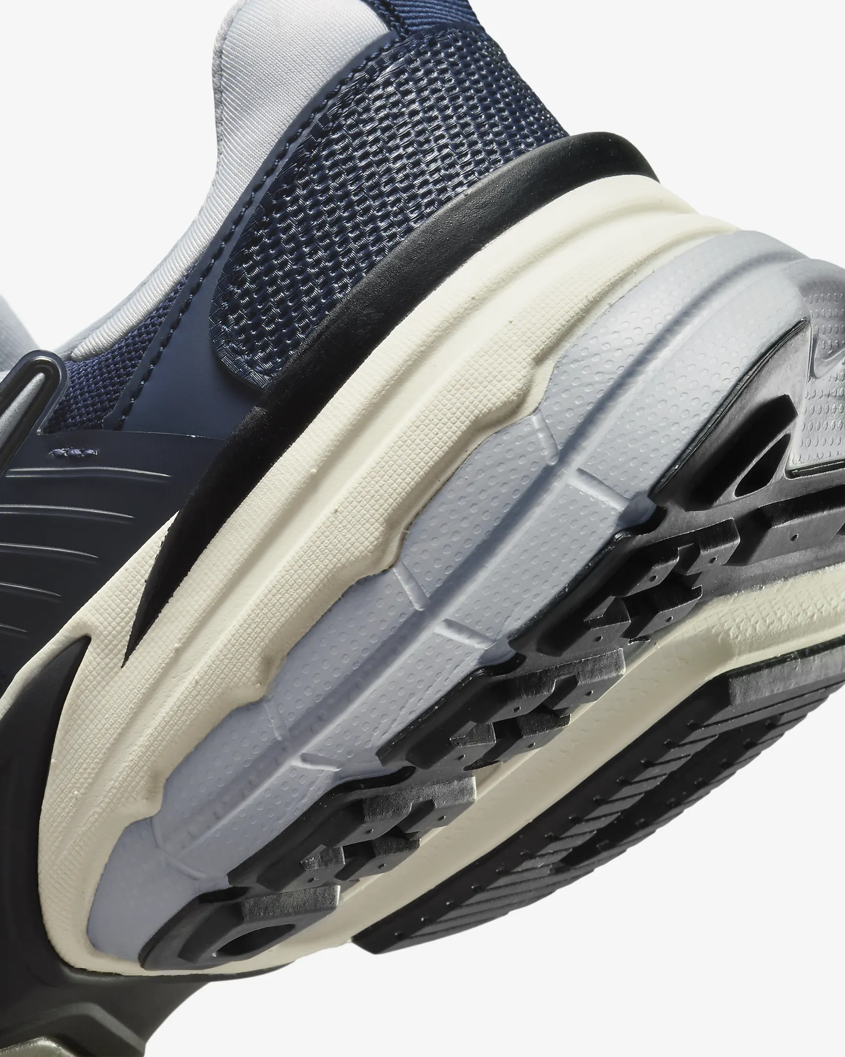 名人穿啥｜讓世界看見台灣的霹靂舞！孫振勇闖奧運殿堂穿哪雙鞋？上腳 Nike 平價復古神鞋寫歷史！