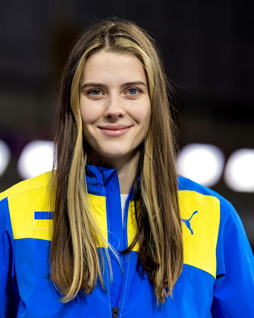 巴黎奧運｜真人版睡美人！烏克蘭 22 歲跳高金牌奧運「休息照」爆紅，背後故事有「洋蔥」！