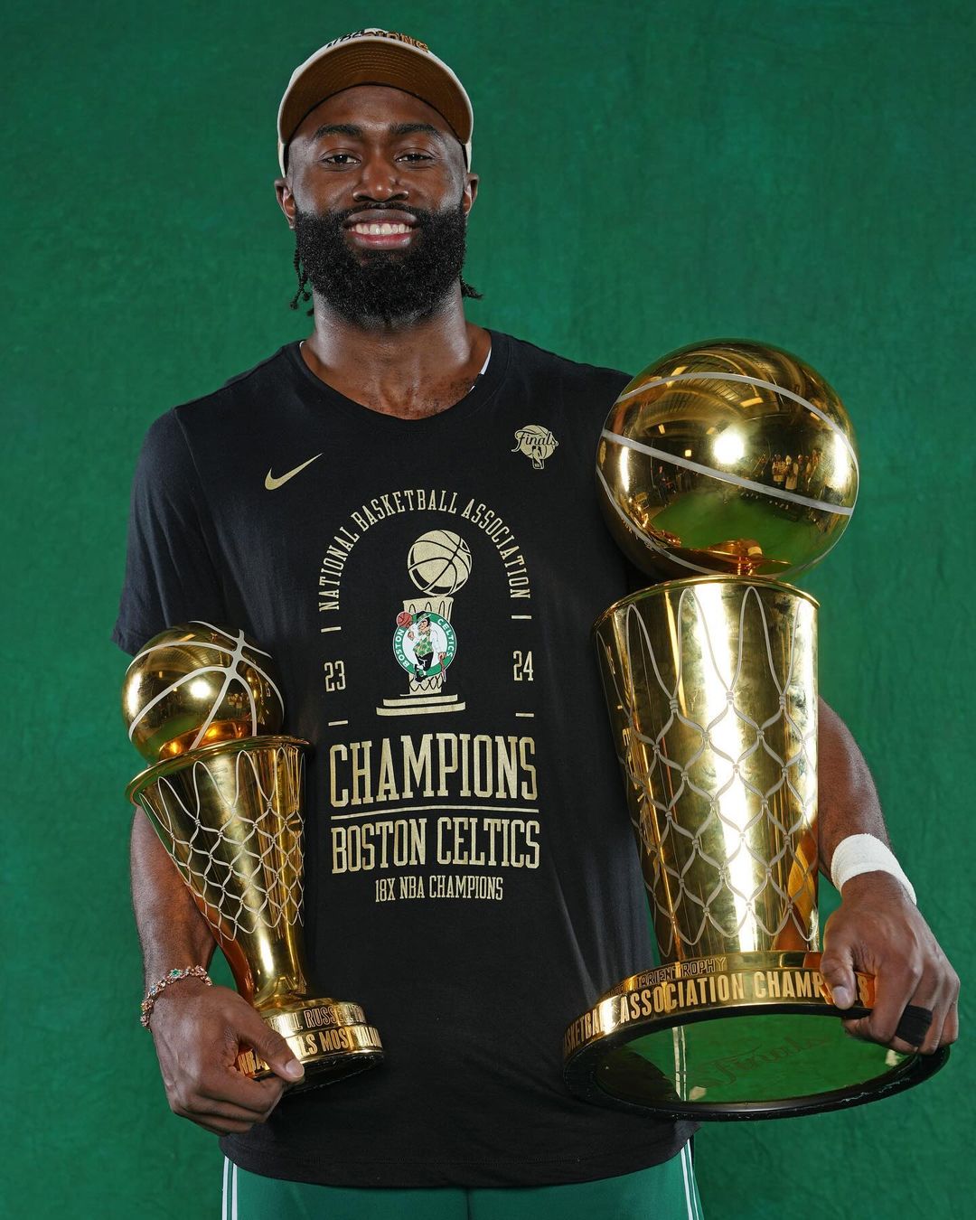 《少林足球》魔鬼隊？Jaylen Brown 暑假再度進行水中訓練，特別加強左手運球！