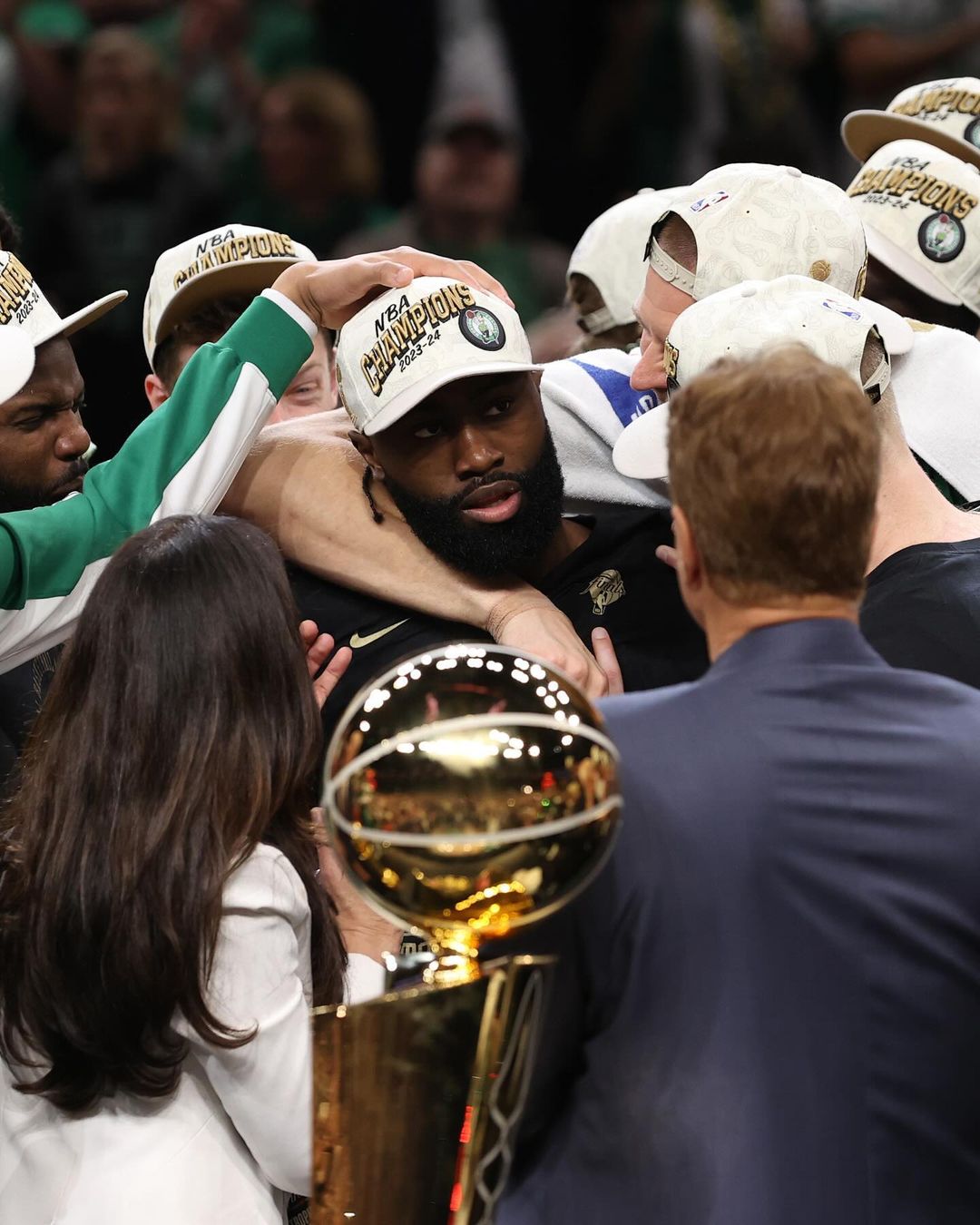 《少林足球》魔鬼隊？Jaylen Brown 暑假再度進行水中訓練，特別加強左手運球！