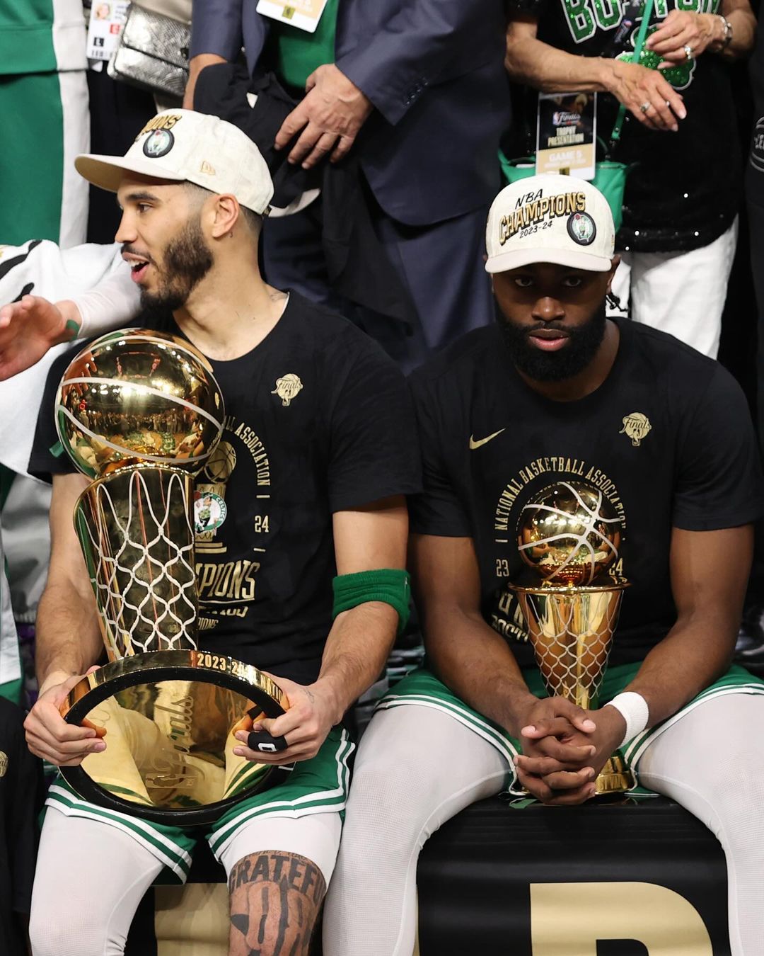 《少林足球》魔鬼隊？Jaylen Brown 暑假再度進行水中訓練，特別加強左手運球！