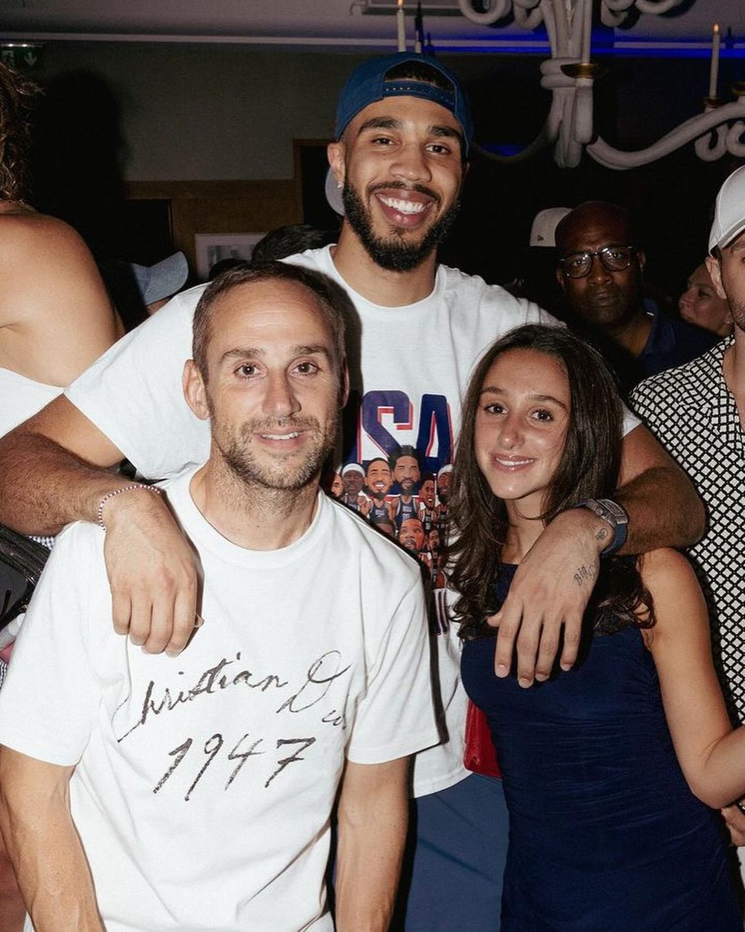 籃框加蓋！Jayson Tatum 上海參加 Jordan Brand 活動，與球迷單挑連放三槍！