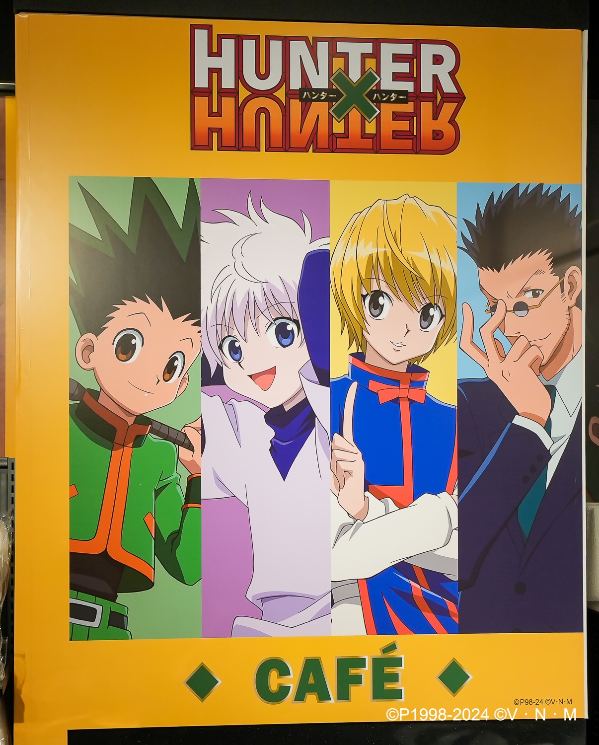 《獵人》輕食店今日於誠品 R79 中山地下書街開賣！水見式氣泡飲、貪婪之島集卡冊蛋糕高有特色！