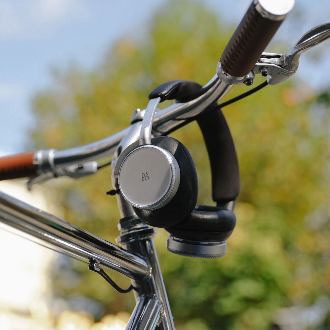 貴氣逼人！Bang & Olufsen 全新旗艦級頭戴式降噪耳機 Beoplay H100：重新定義聆聽的未來