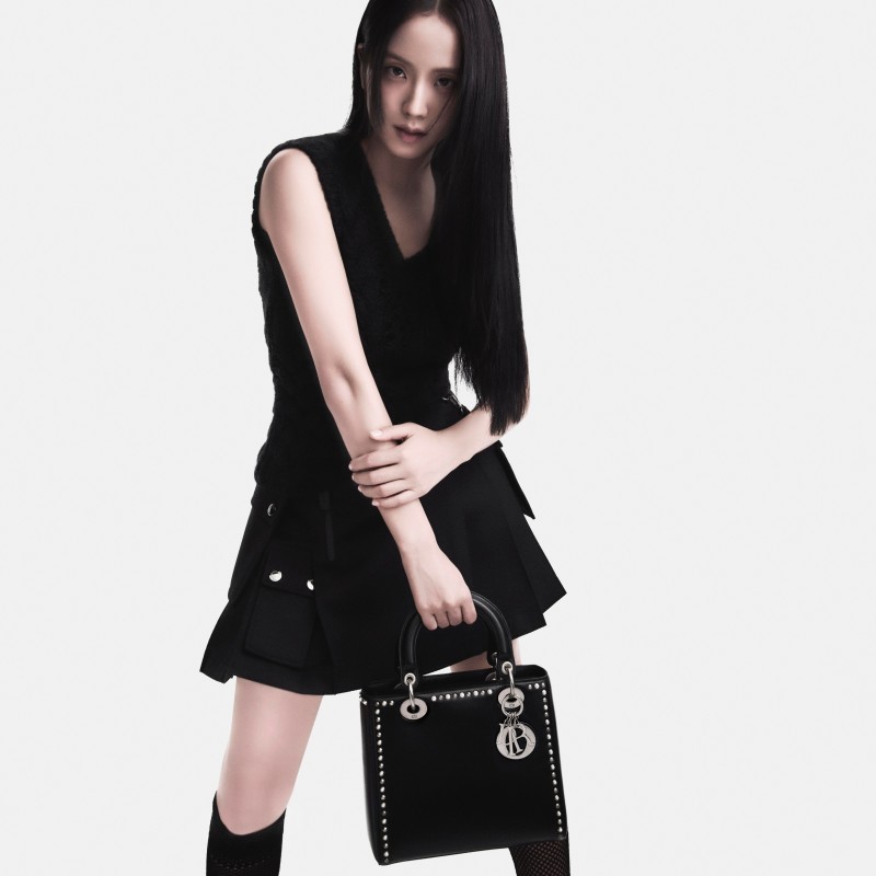 肯定又要賣爆了！BLACKPINK JISOO 演繹全新 LADY DIOR 形象大片！帥出新高度！