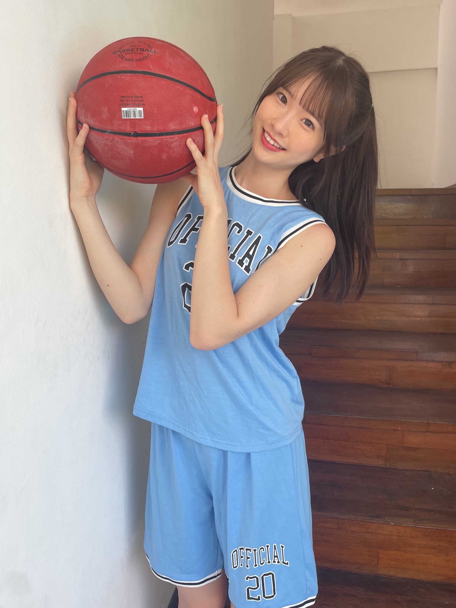 「S1超新星」大秀驚人身高！新銳女優 白上咲花 公開 