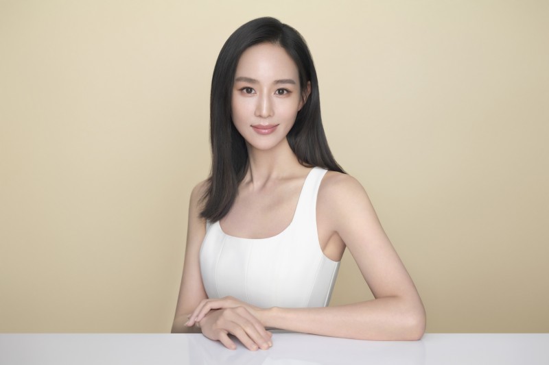 再累也能保持完美狀態！張鈞甯凍齡秘訣是它！全靠 L’OCCITANE 歐舒丹「星光瓶」為肌膚舒壓！