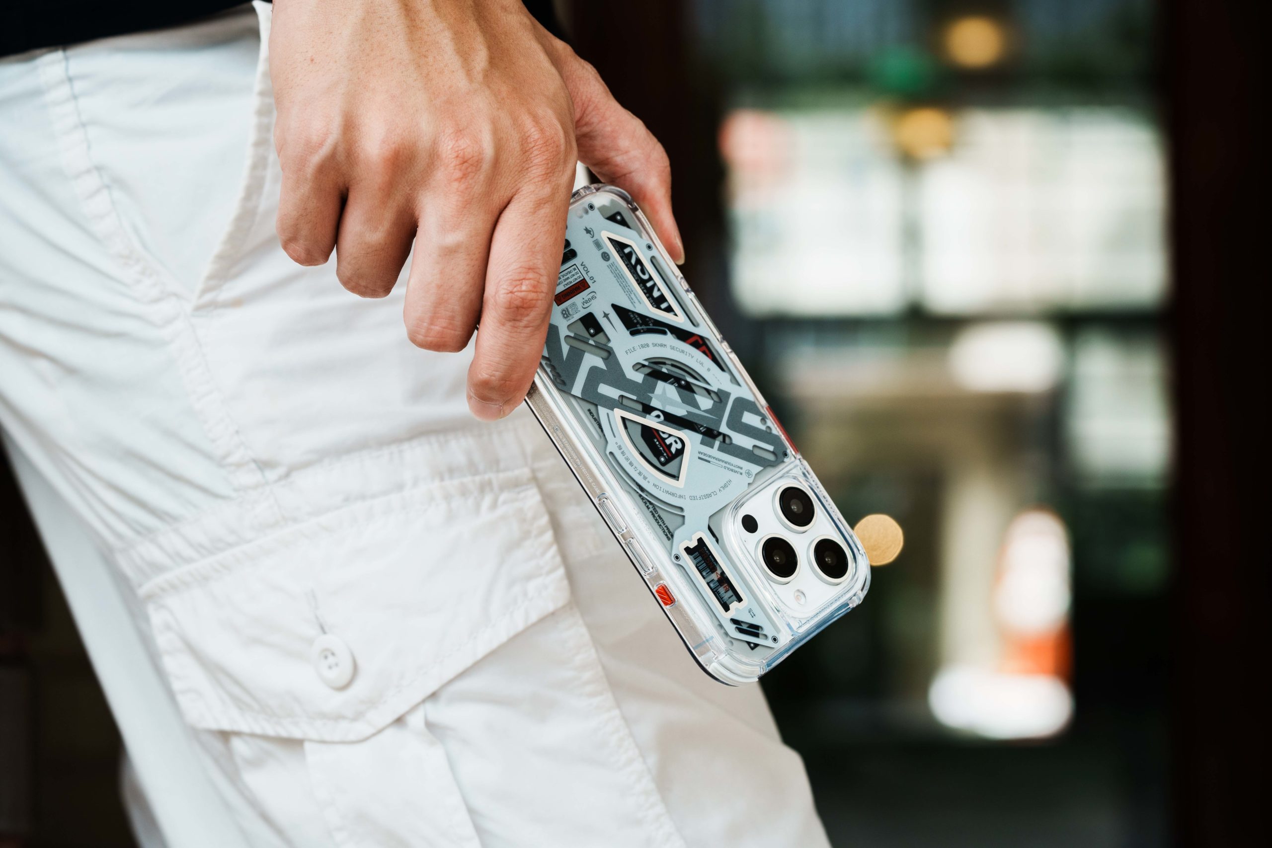 iPhone 16 手機殼編輯這樣選！品質設計御三家 爆推款式一次看！