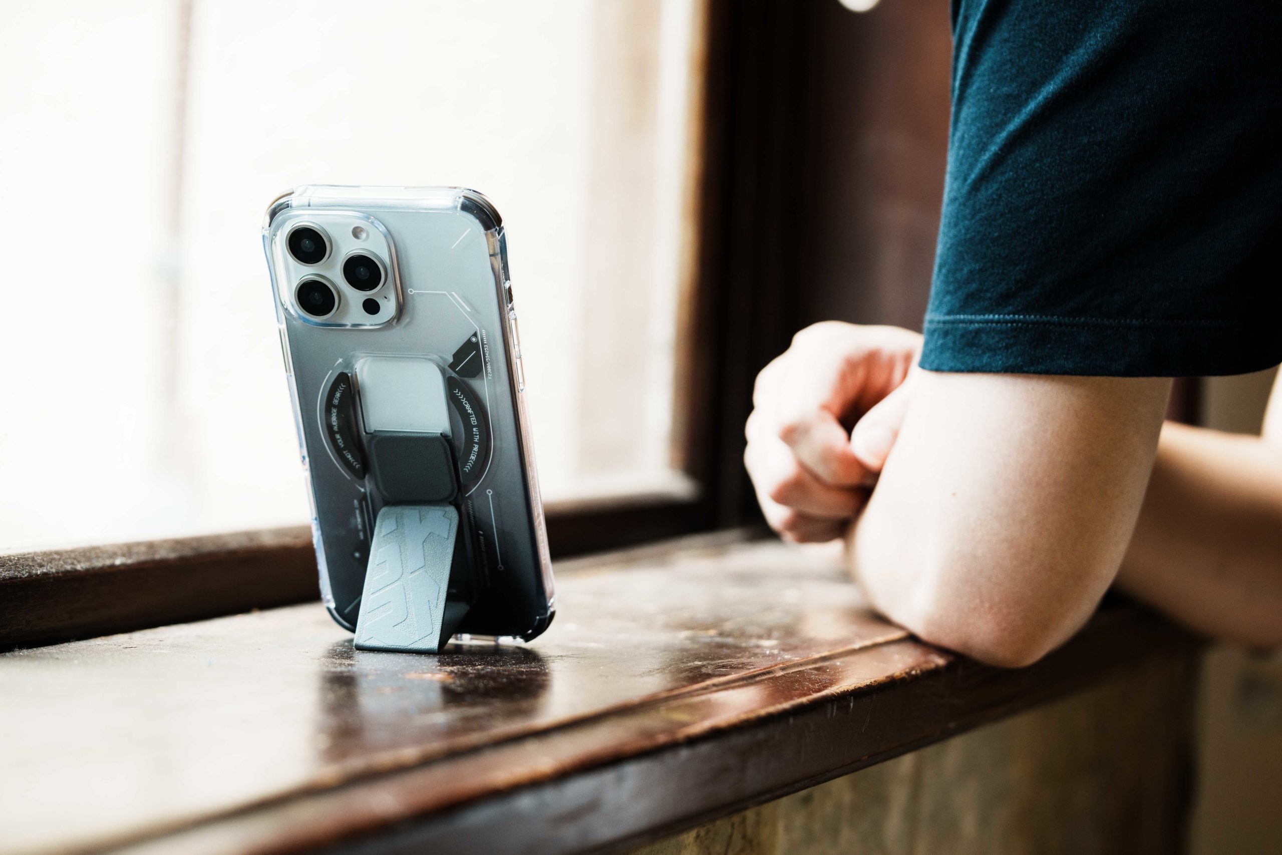 iPhone 16 手機殼編輯這樣選！品質設計御三家 爆推款式一次看！