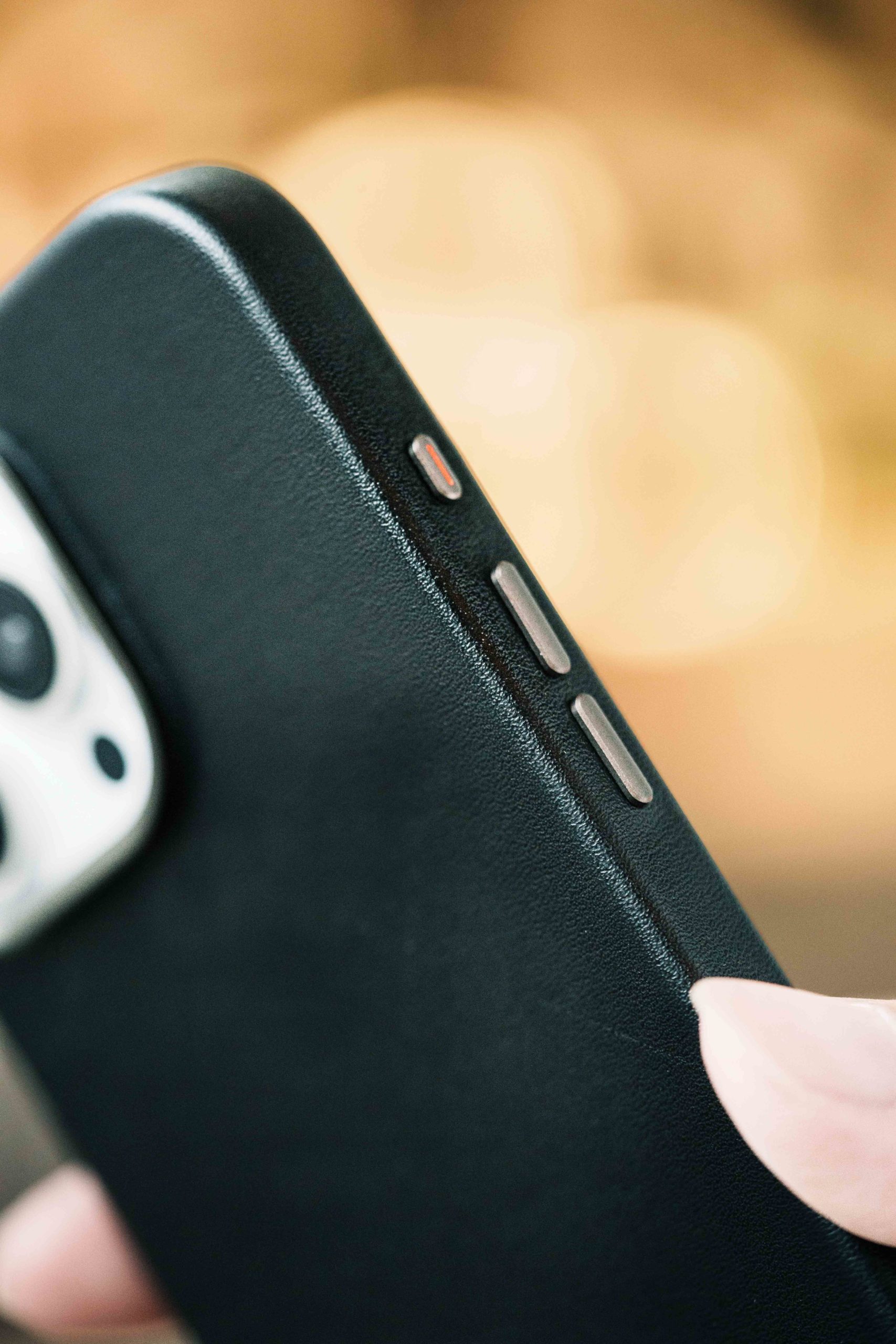 iPhone 16 手機殼編輯這樣選！品質設計御三家 爆推款式一次看！