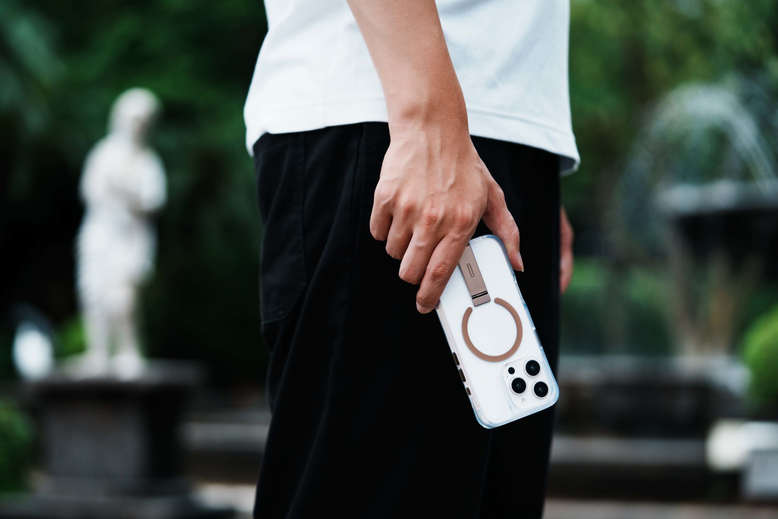 iPhone 16 手機殼編輯這樣選！品質設計御三家 爆推款式一次看！