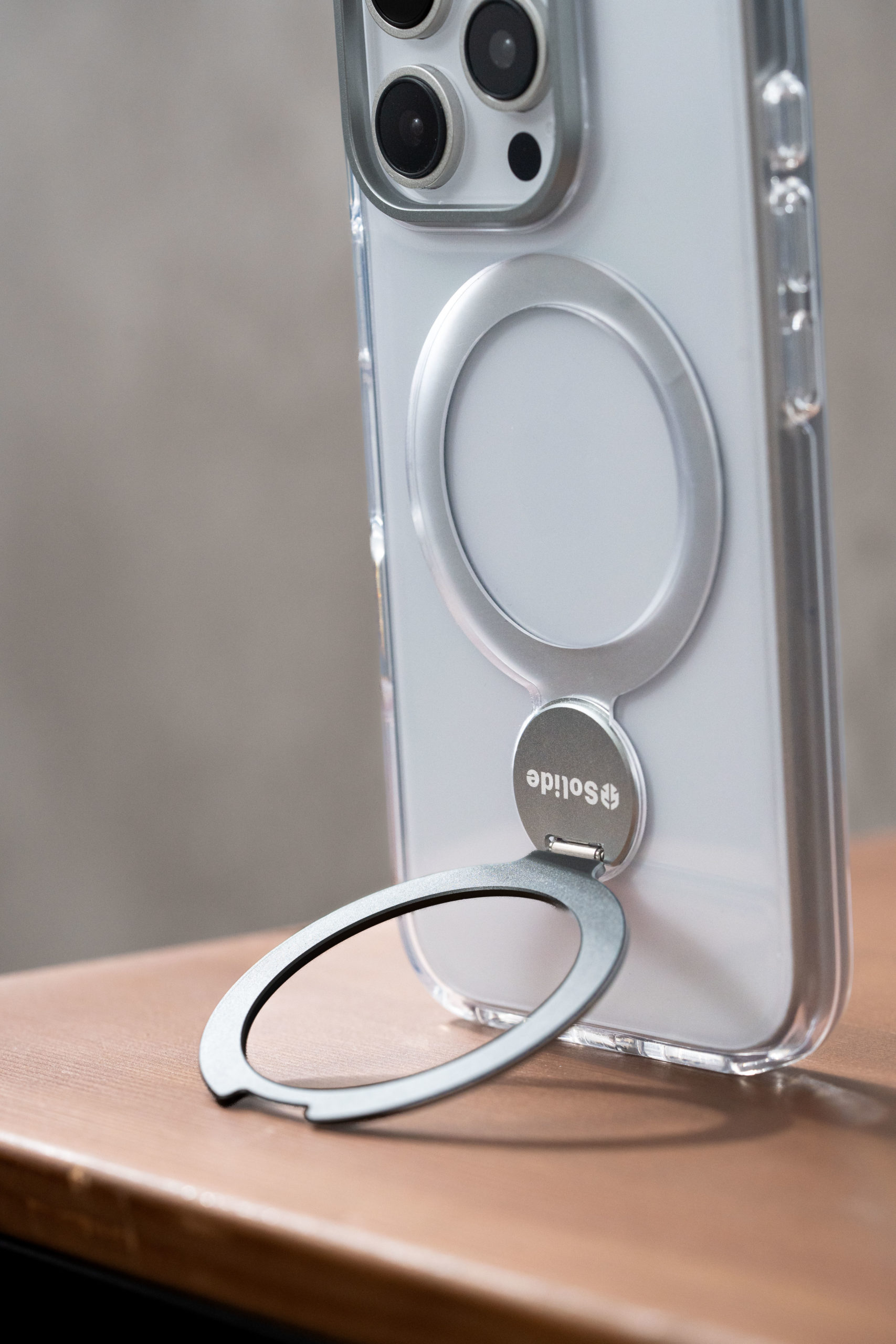 iPhone 16 手機殼編輯這樣選！品質設計御三家 爆推款式一次看！