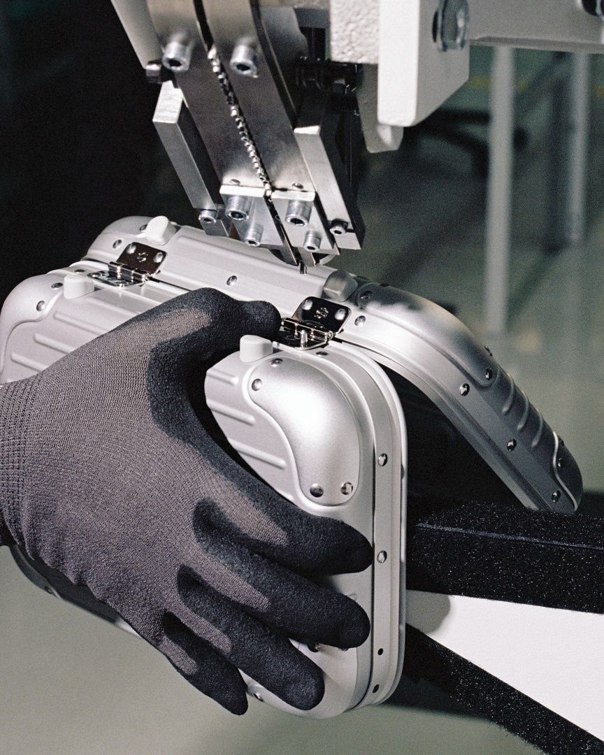 向經典致敬！行李箱之王開拓精品包袋新領域「RIMOWA ORIGINAL BAG」可背、可提超百搭