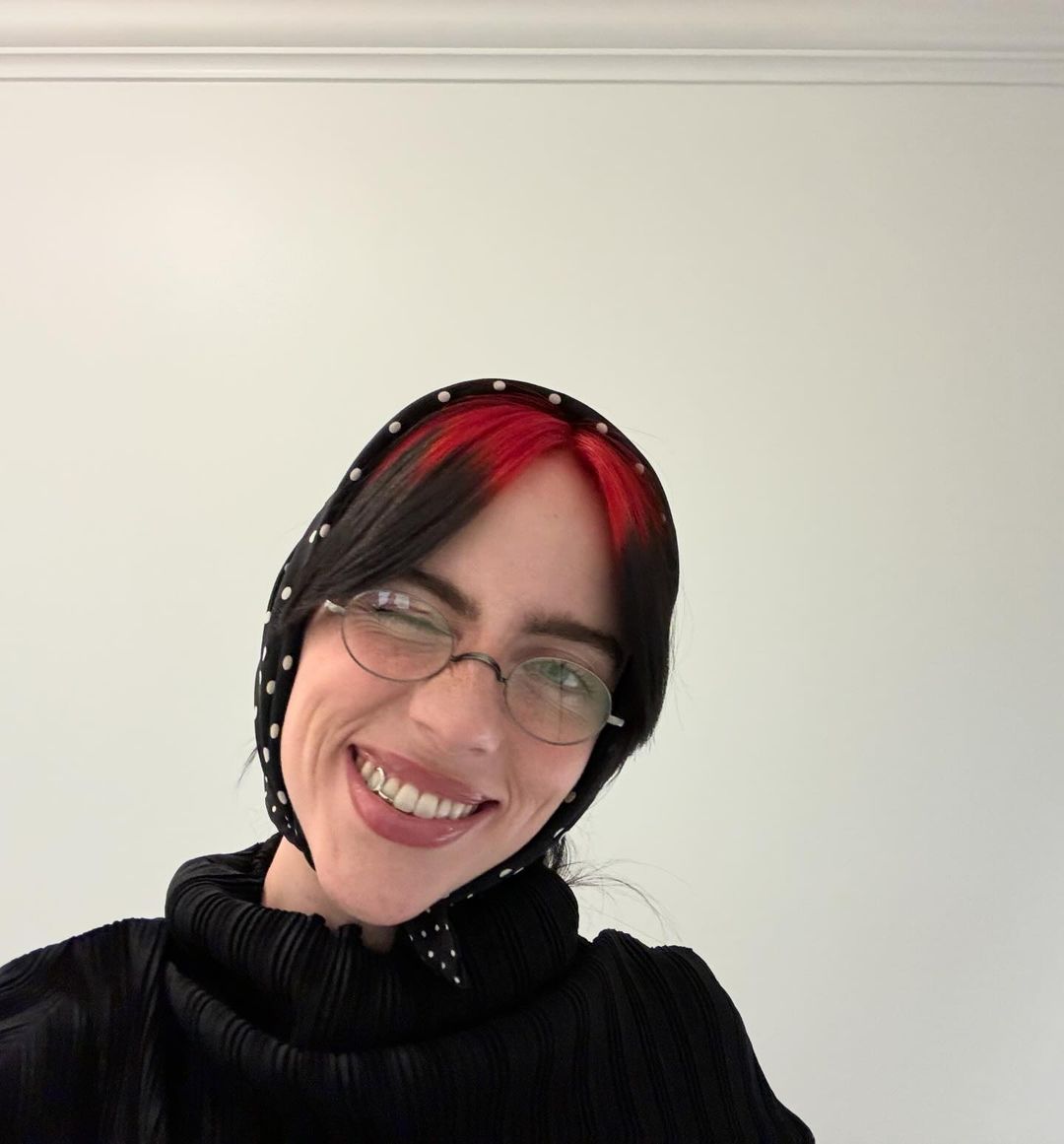 確定不是我眼花？！俄羅斯抖音網紅因神似 Billie Eilish  爆紅！網驚：根本一模一樣⋯