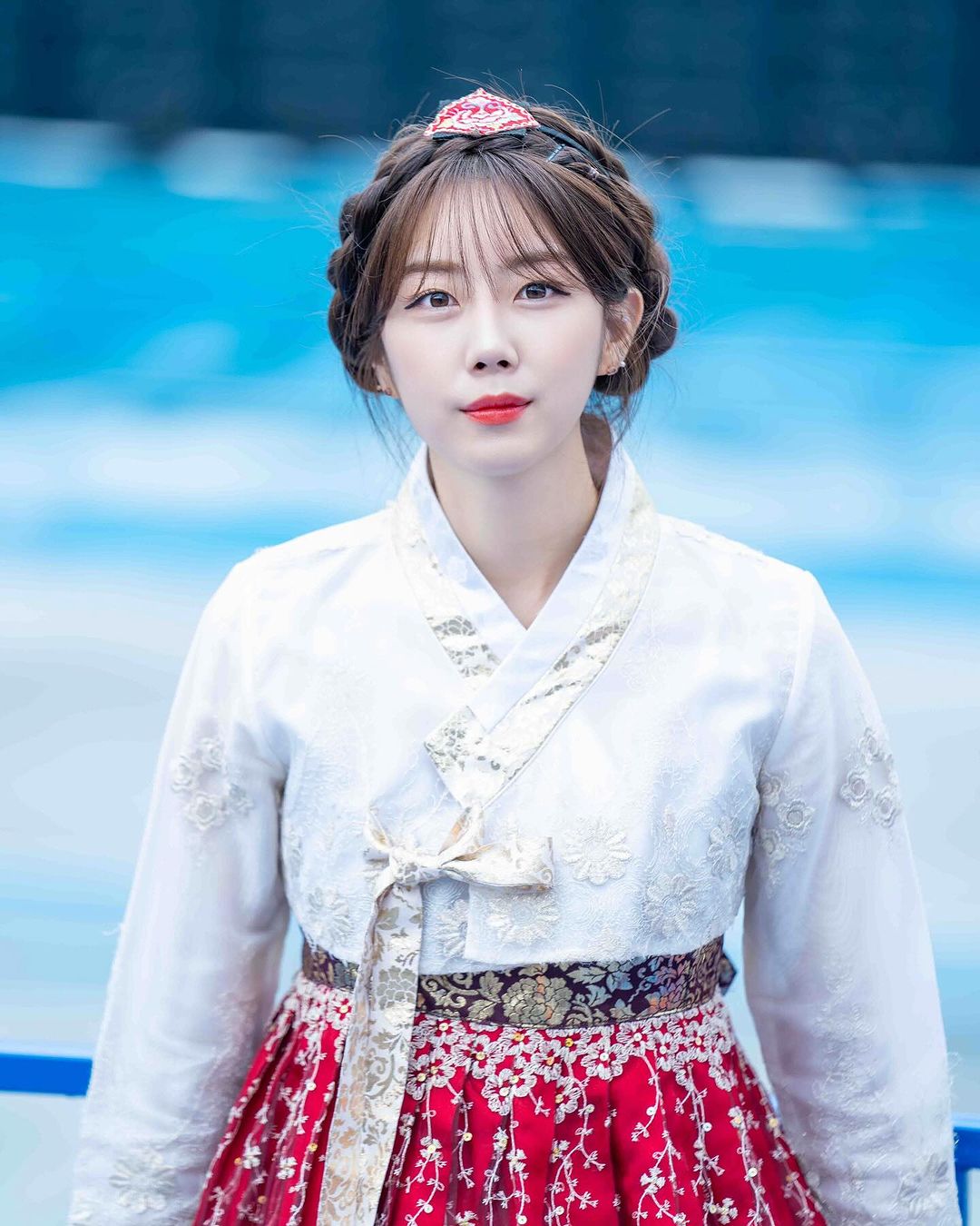 正宗韓服應援！安芝儇、邊荷律、李丹妃3 大啦啦隊女神換穿韓服，小安薄紗露香肩太犯規！