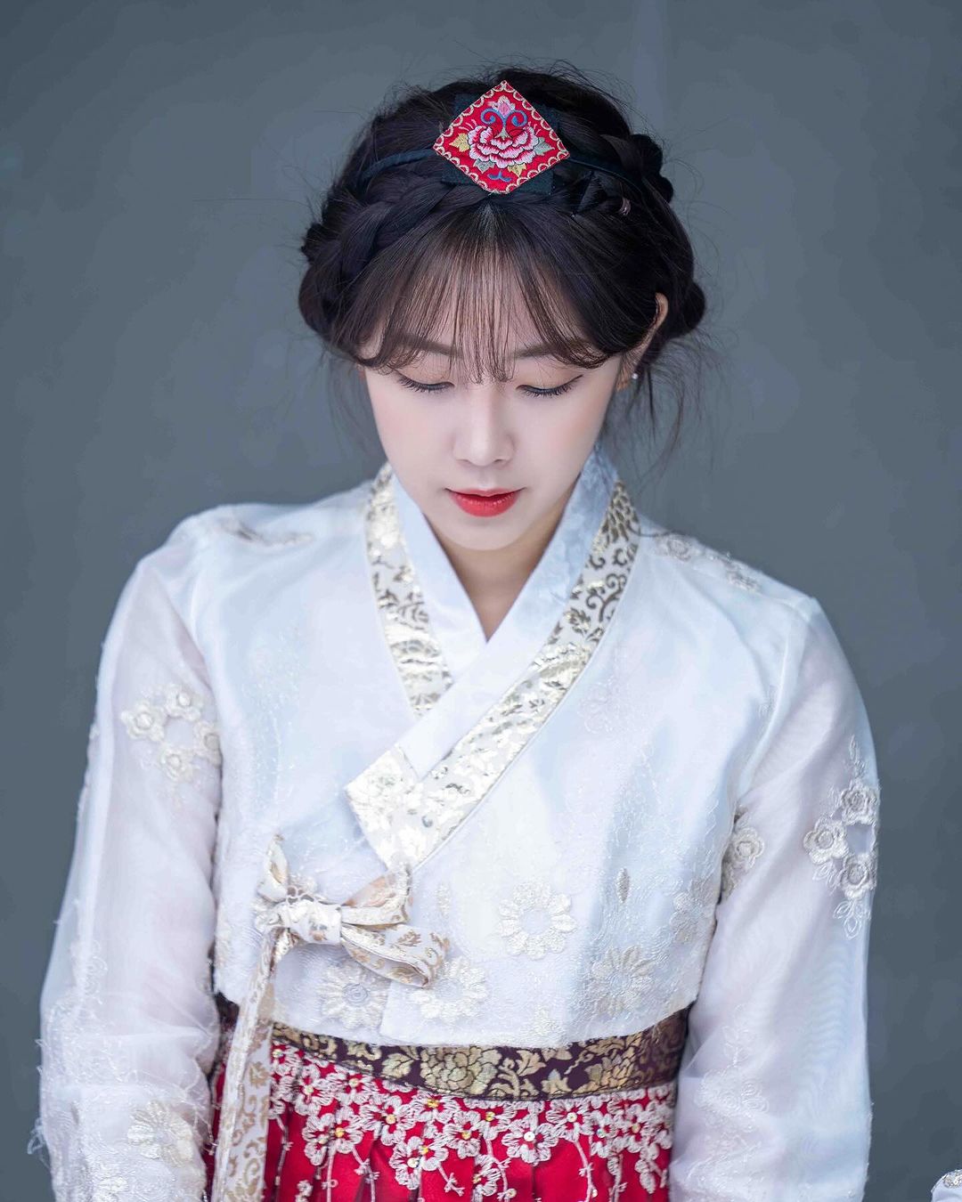 正宗韓服應援！安芝儇、邊荷律、李丹妃3 大啦啦隊女神換穿韓服，小安薄紗露香肩太犯規！