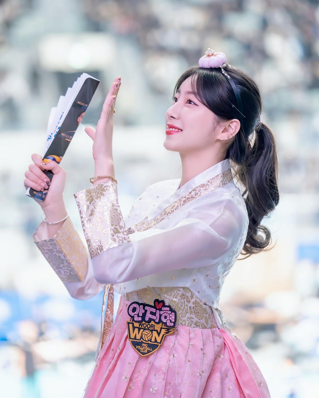 正宗韓服應援！安芝儇、邊荷律、李丹妃3 大啦啦隊女神換穿韓服，小安薄紗露香肩太犯規！