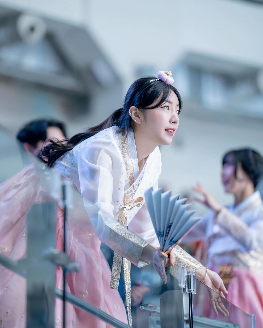 正宗韓服應援！安芝儇、邊荷律、李丹妃3 大啦啦隊女神換穿韓服，小安薄紗露香肩太犯規！