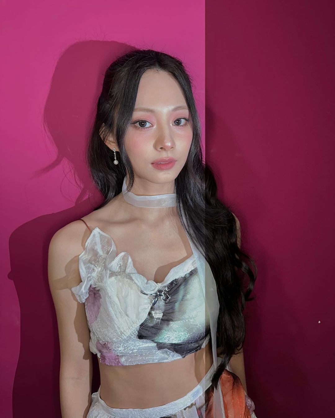 我婆盛世美顏無敵！周子瑜絕美狀態驚艷日媒，小露酥胸迷死人！