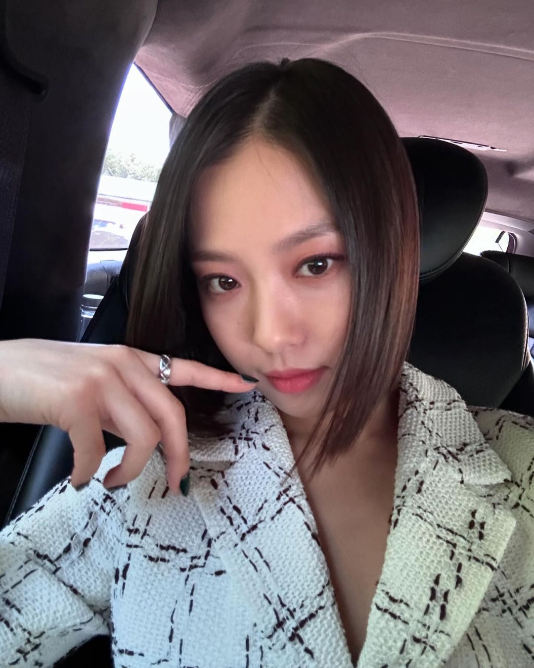 名人座駕｜又瘋又辣讓人超暈！《無聲蛙鳴》辣惡女「高旻示」劇中開什麼車？從穿搭到跑車都是亮點！