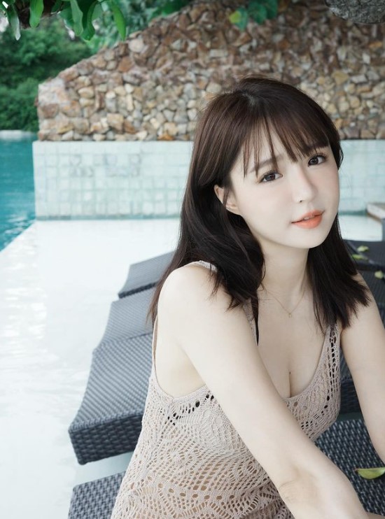 元元化身性感小野貓！一轉身驚見「渾圓屁股蛋」全部看光光