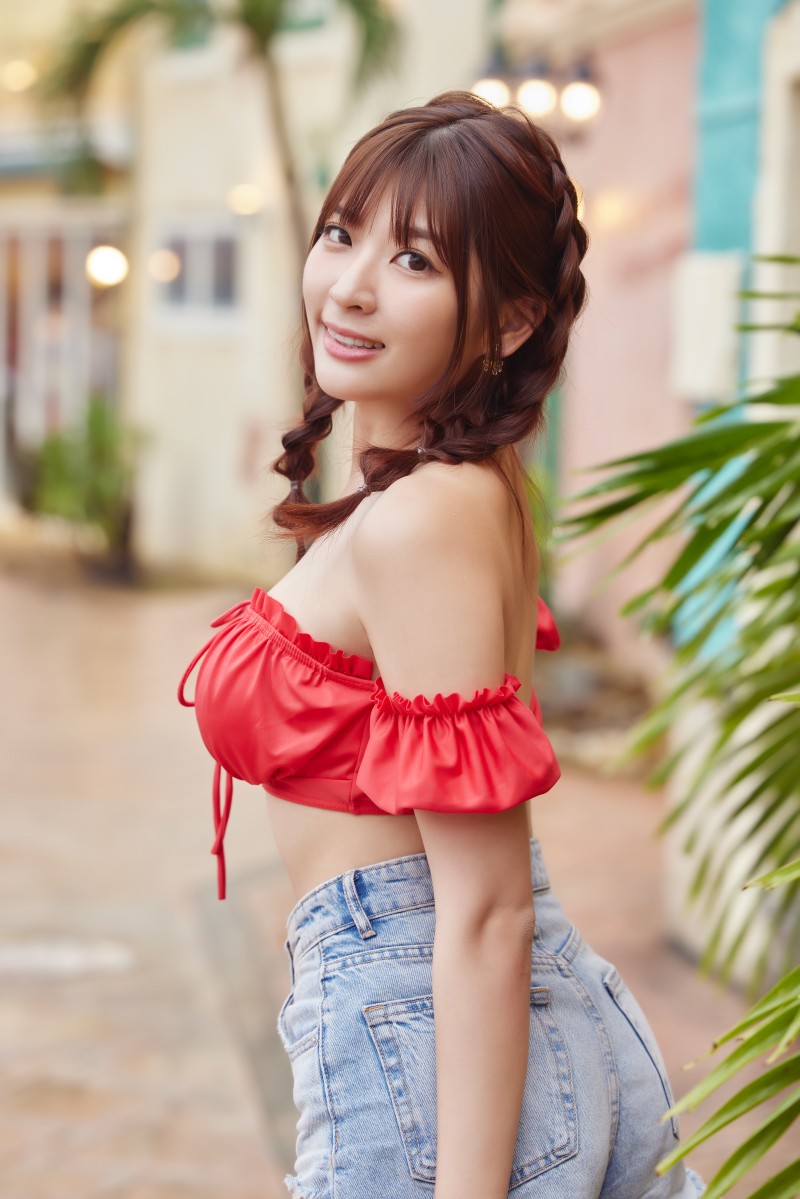 這種視角的瑟七你沒看過吧？《2025 瑟七寫真月曆》登場！和你甜蜜 365 天！