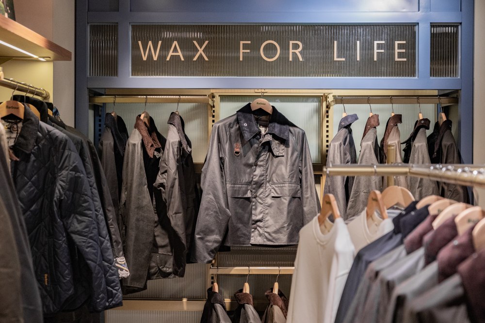經典油布外套成代名詞！英國時尚品牌 Barbour 插旗南西誠品，130 週年、聯名系列重磅登場！