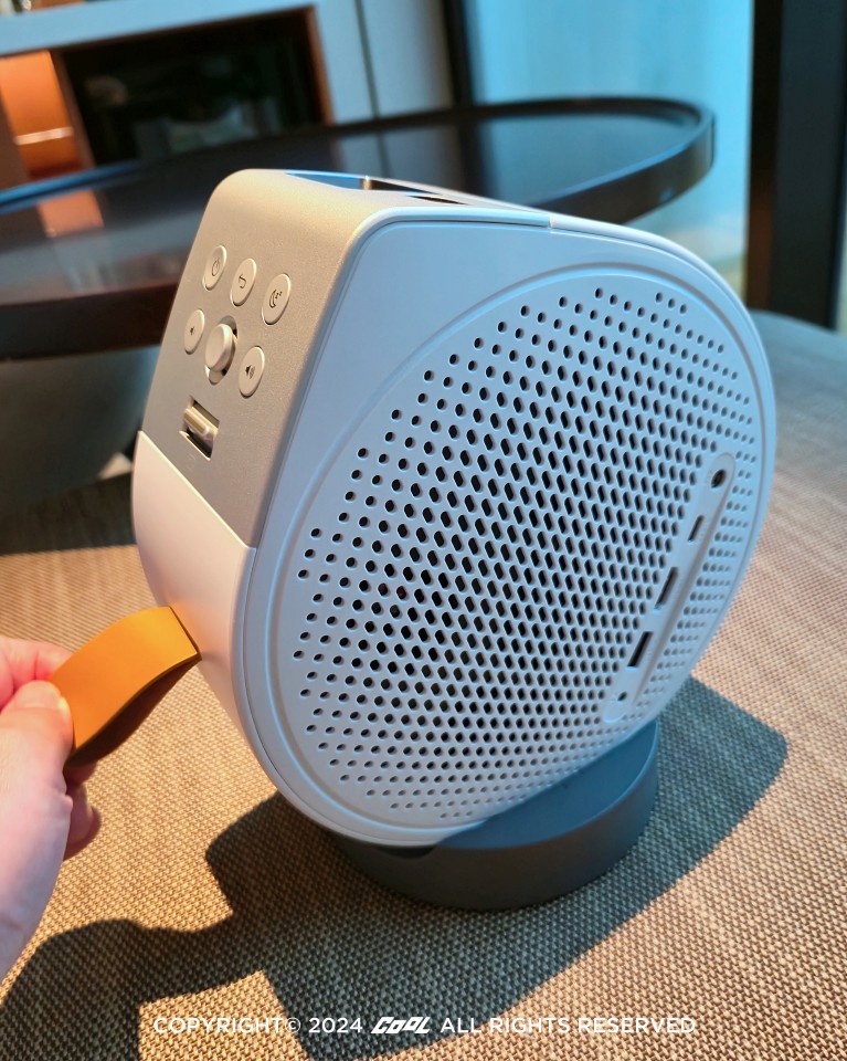 3C 潮好玩｜帶著「全球第一款為躺而生的投影機」BenQ GV50 度假去！360 度無死角、120 吋大畫面開箱