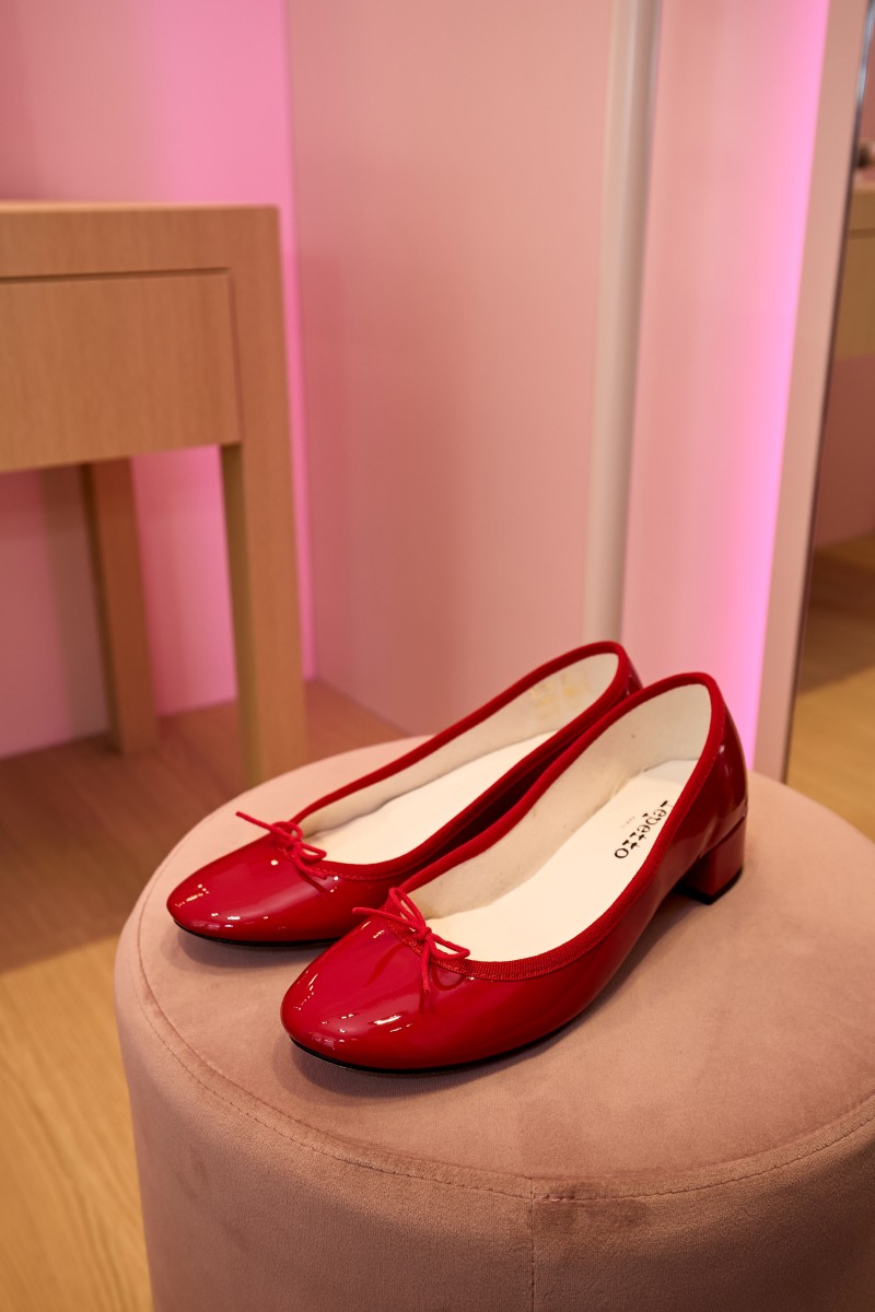 泫雅婚鞋就是它！法國芭蕾精品鞋 Repetto 推出限定訂製服務！讓你不只擁有女神同款，也能有獨特款！