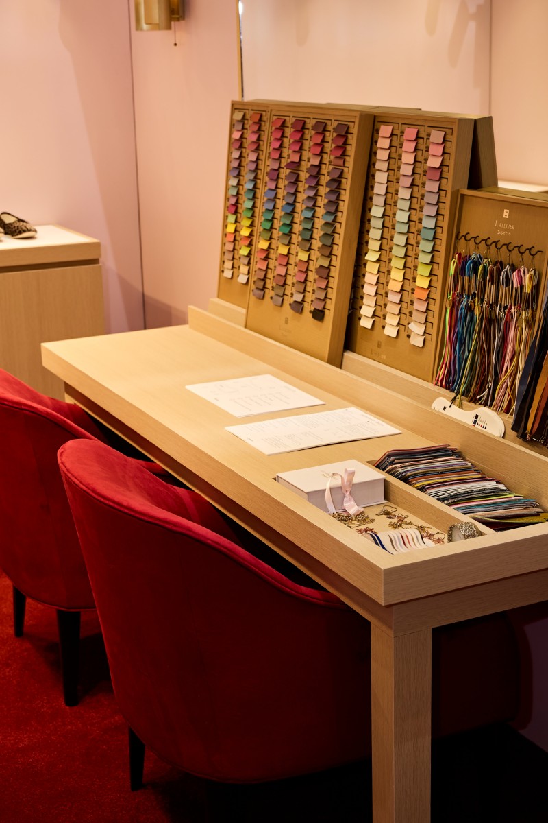 泫雅婚鞋就是它！法國芭蕾精品鞋 Repetto 推出限定訂製服務！讓你不只擁有女神同款，也能有獨特款！