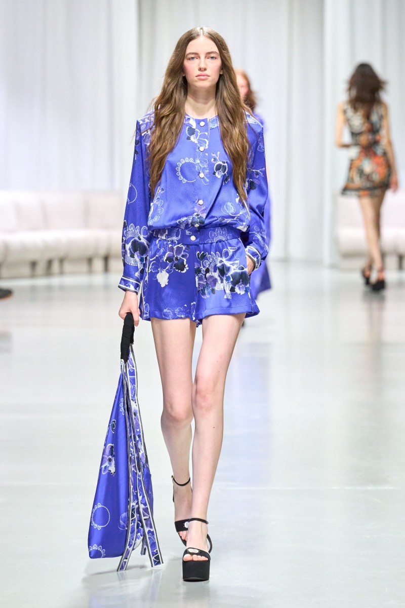 Kiwi 李函、李玉璽親身演繹！LEONARD PARIS 2025 春夏系列登場！