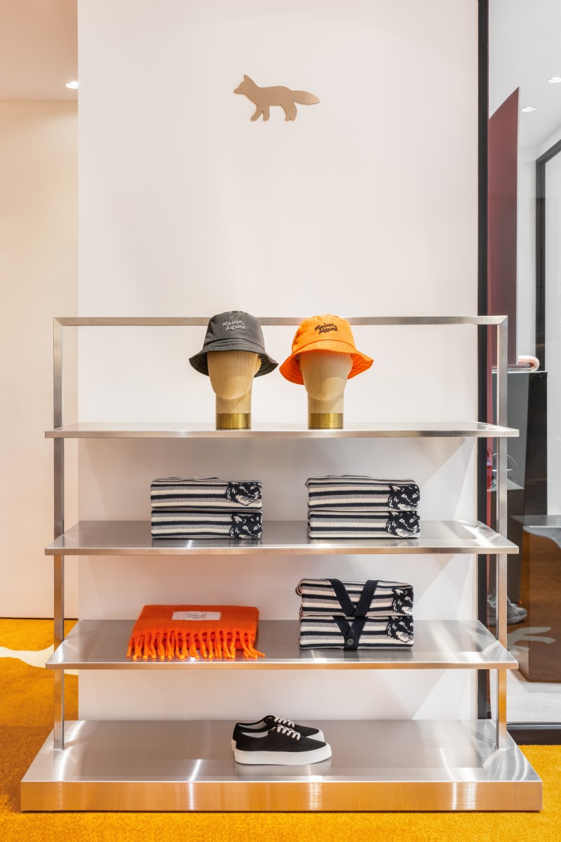 實在太好逛！Maison Kitsuné 全新店面推出限定好禮 居然還有 Kihara 聯名商品！