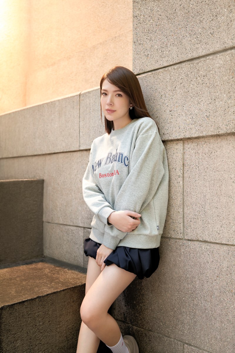 IU 穿的就是香！New Balance 厚底鞋款 WRPD Runner 百搭登場，新色 327 更是女神必備！