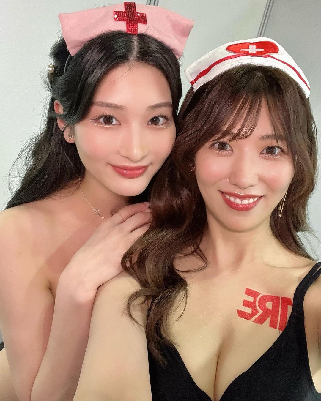 山岸綺花領軍！主播轉職 AV 女優 7 周年心得曝光，5 位日本暗黑女神 10/26 躍上台灣同志遊行花車！