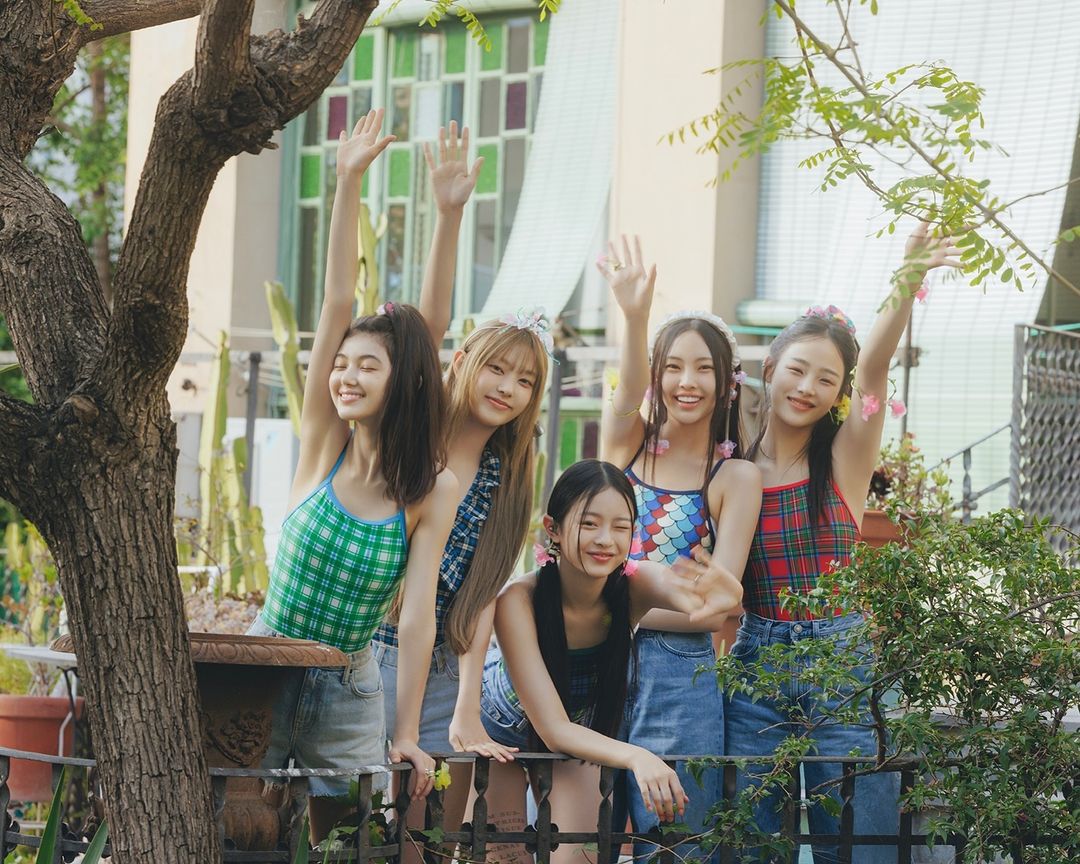 ILLIT 新歌〈IYKYK〉疑似抄襲 NewJeans 未發行 Demo 惹議！網驚：根本一模一樣