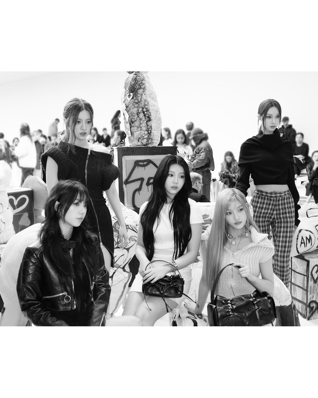 ILLIT 新歌〈IYKYK〉疑似抄襲 NewJeans 未發行 Demo 惹議！網驚：根本一模一樣