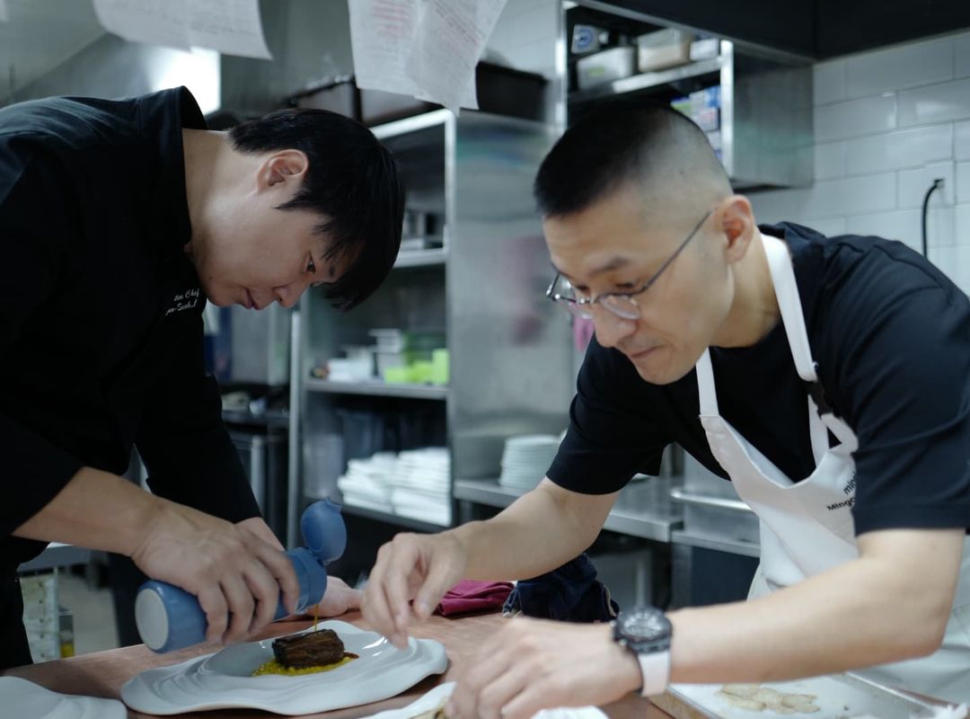 料理是帶給人們幸福的！《黑白大廚》明星廚師崔鉉碩竟也是「中華一番」粉絲？透露劇中最愛這道菜！