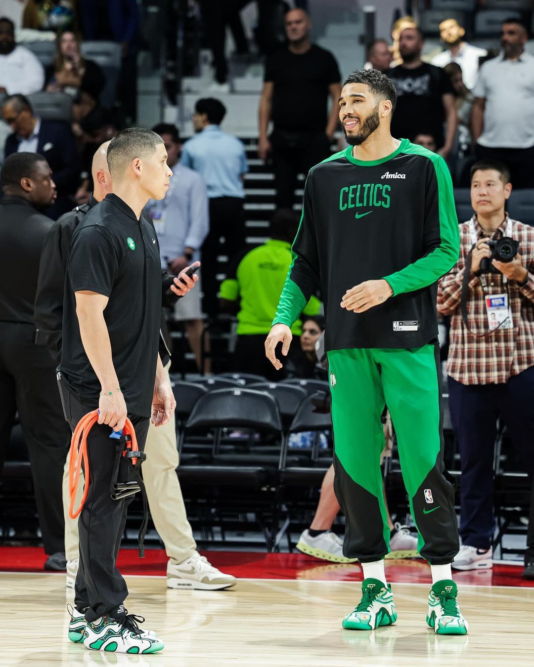 配色太像兒童錶？Jayson Tatum 遭記者質疑戴 Richard Mille「假錶」，IG 親拍影片澄清！