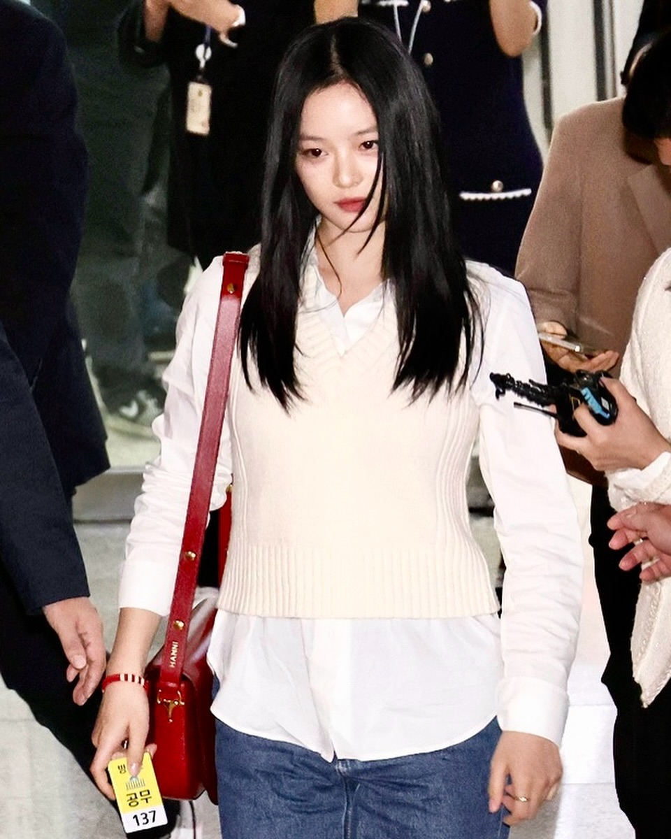 NewJeans Hanni 淚灑國會！爆料已不是第一次被忽視：「公司真的不喜歡我們！」