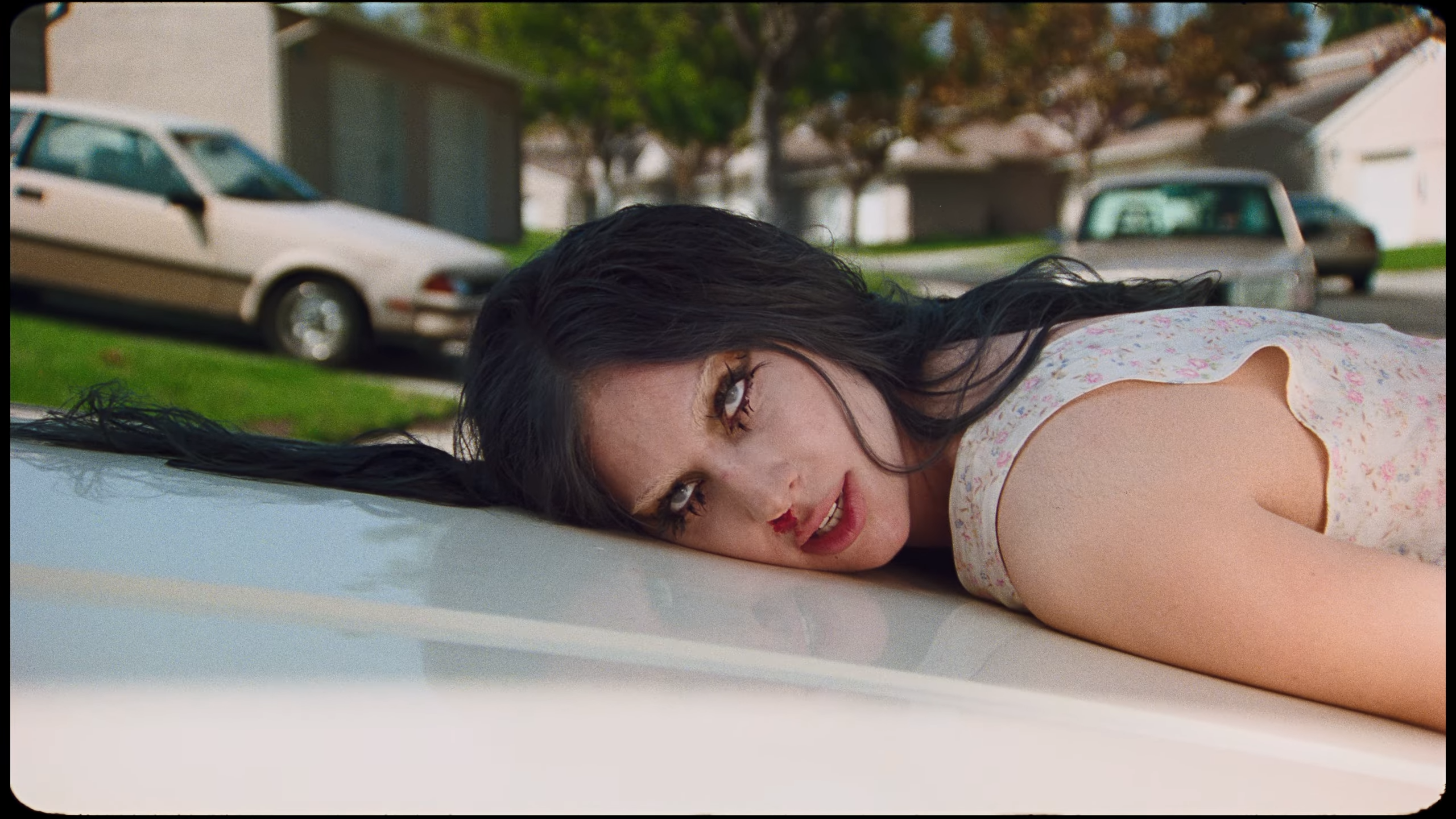 萬聖卡卡送驚喜！女神卡卡突發新歌 MV 及火星人合作歌曲表演影片！