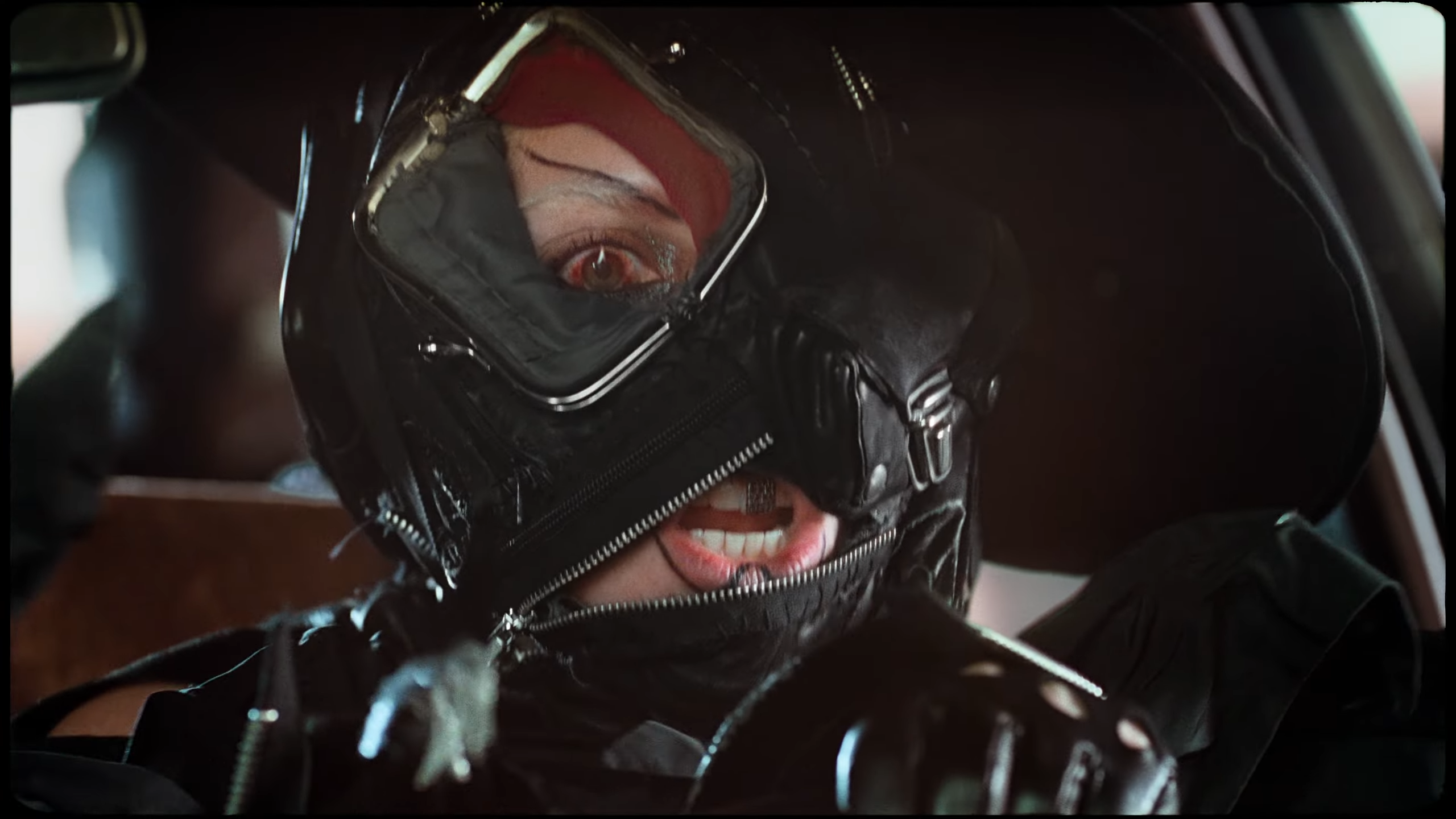 萬聖卡卡送驚喜！女神卡卡突發新歌 MV 及火星人合作歌曲表演影片！